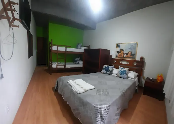 Suíte com Cozinha Compacta